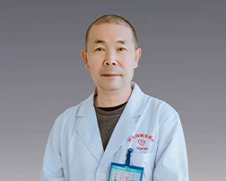 內科副主任醫師王蕻